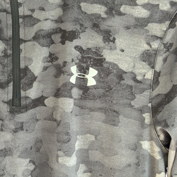 Under Armour Mens Gray Camouflage 1/4 Zip Size Small Loose Fit Long Sleeve Shirt - Picture 3 of 5